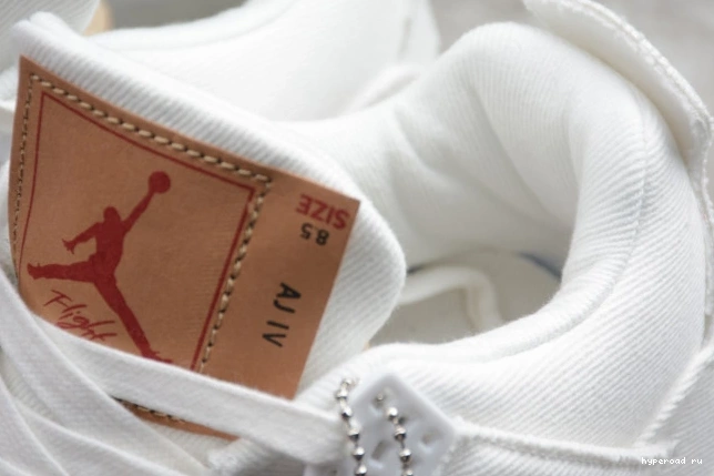 x Air Jordan 4 'White' Levi's AO2571-100 0604